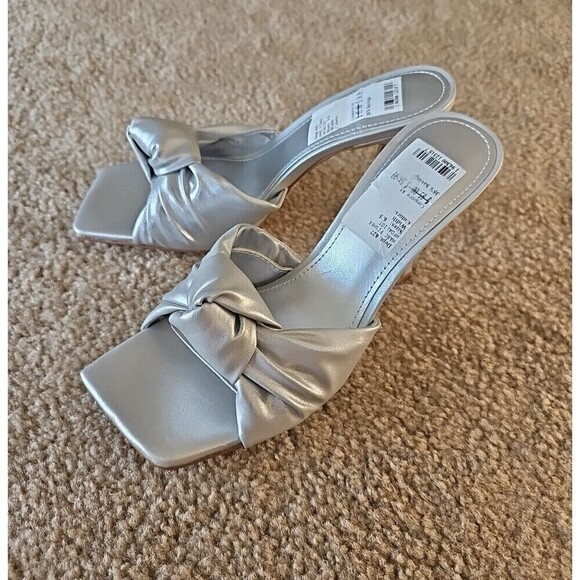Marc Fisher Women's Daliot Silver Heeled Sandal Slide Mule Size 6.5 NEW $85 - Picture 3 of 7
